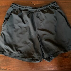 Lululemon 5” Pacebreaker linerless shorts - black, Large